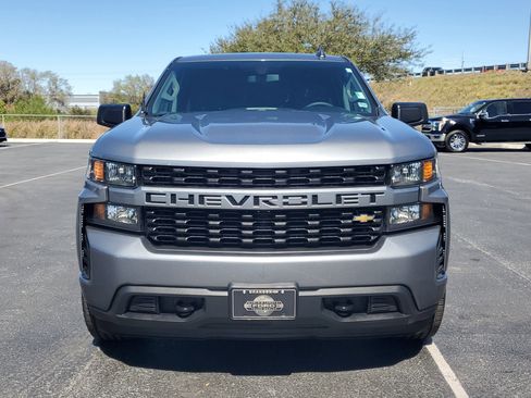 Used 2020 Chevrolet Silverado 1500 Custom w/ Custom Value Package image 2