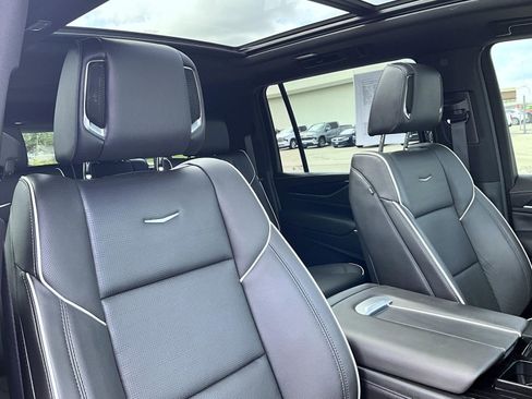 Certified 2024 Cadillac Escalade ESV Sport w/ Touring Package AWD/4WD image 19