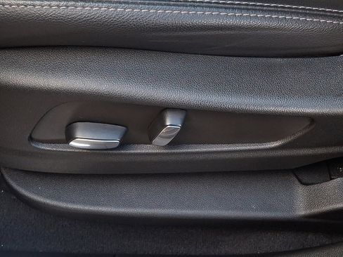 Certified 2022 Cadillac XT5 Luxury image 17