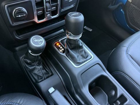 New 2025 Jeep Gladiator Sport image 24