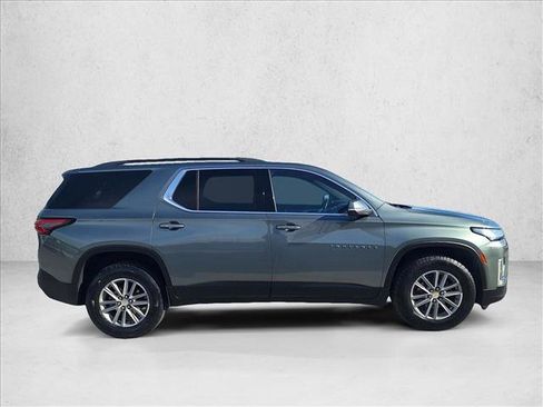 Used 2023 Chevrolet Traverse LT image 4