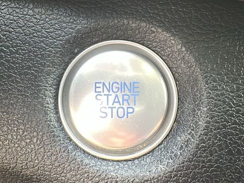 Used 2020 Hyundai Santa Fe Limited image 24