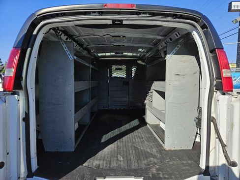 Used 2018 Chevrolet Express 2500 w/ Driver Convenience Package RWD image 16
