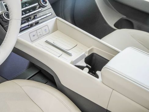 Used 2026 Hyundai Santa Fe SE FWD image 17