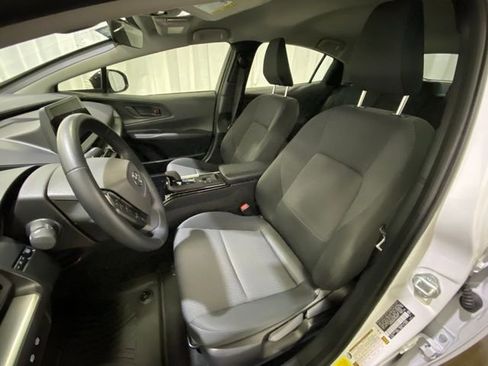 Used 2023 Toyota Prius LE image 10