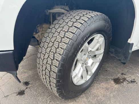 Used 2024 Chevrolet Silverado 1500 W/T w/ WT Value Package image 25