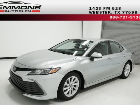 Used 2023 Toyota Camry LE FWD image 1