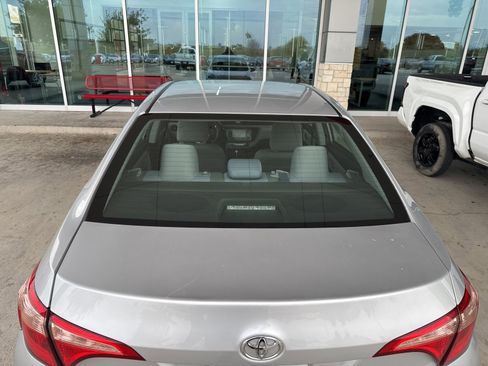 Used 2018 Toyota Corolla LE image 13
