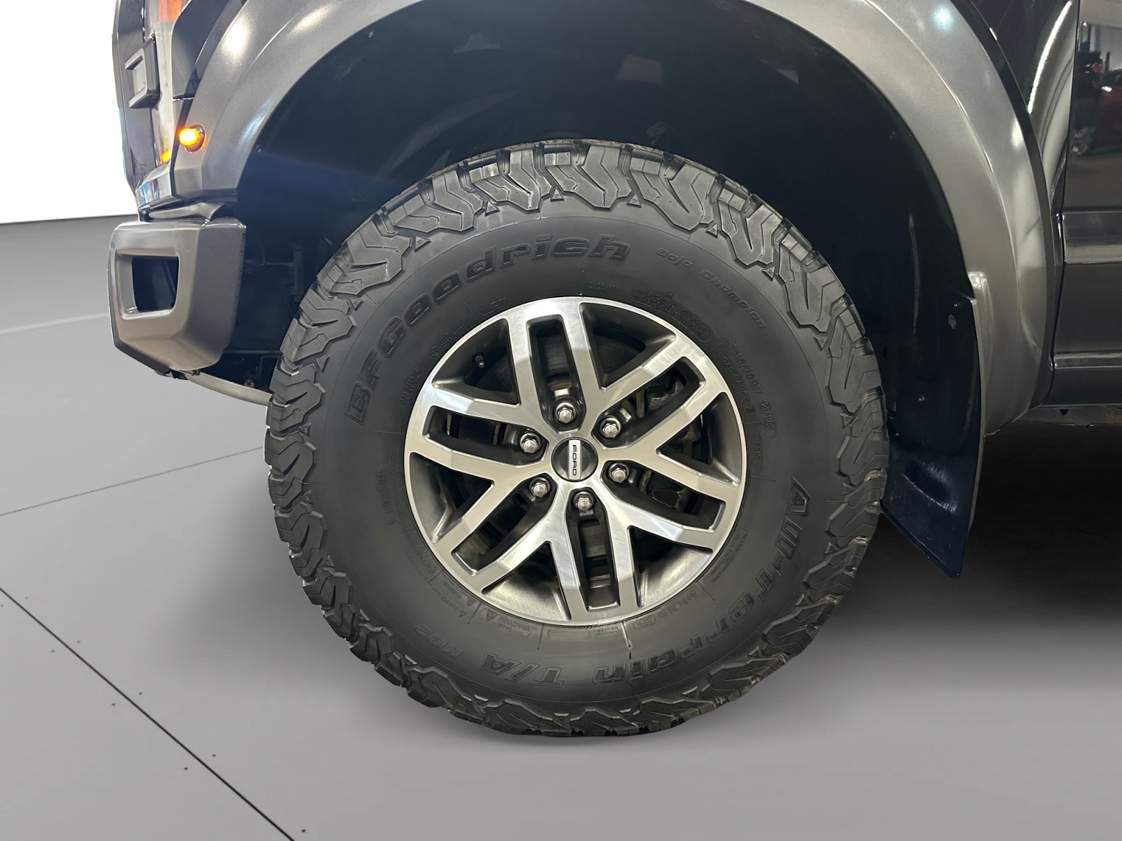 Used 2017 Ford F150 Raptor w/ Equipment Group 802A Luxury AWD/4WD image 13