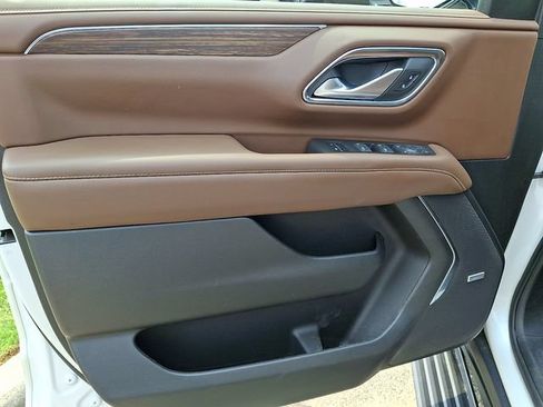 Used 2022 Chevrolet Tahoe High Country AWD/4WD image 11