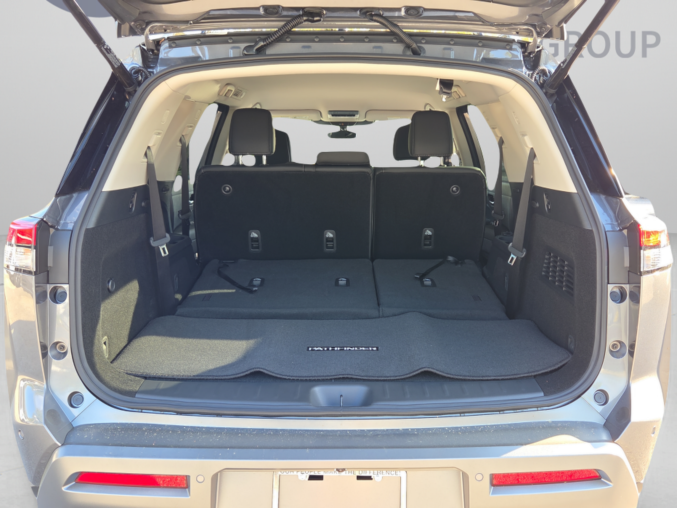 Used 2026 Nissan Pathfinder SL FWD image 13