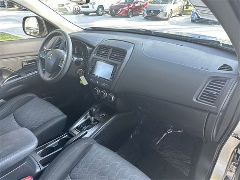 Used 2023 Mitsubishi Outlander Sport ES image 16