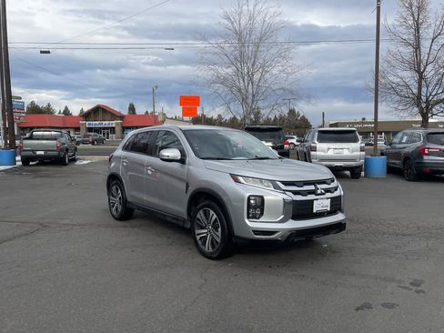 Used 2024 Mitsubishi Outlander Sport SE image 9