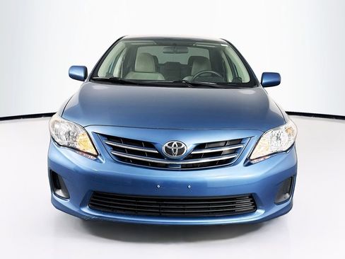 Used 2013 Toyota Corolla LE image 2
