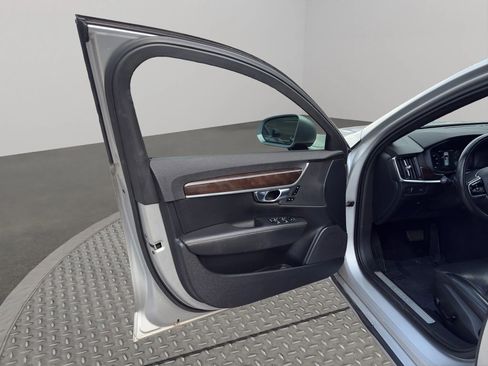 Used 2018 Volvo S90 T5 Momentum w/ Convenience Package AWD/4WD image 21