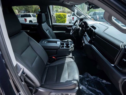 Used 2025 GMC Sierra 1500 SLT AWD/4WD image 12