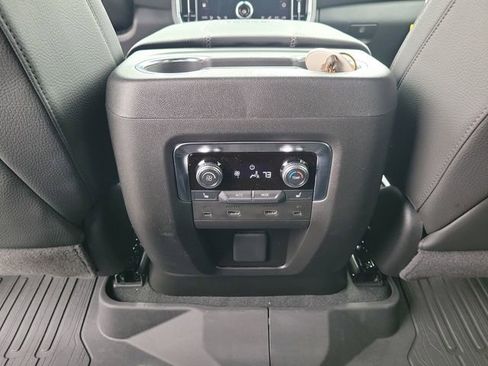 New 2026 GMC Yukon Denali w/ Denali Reserve Package image 12