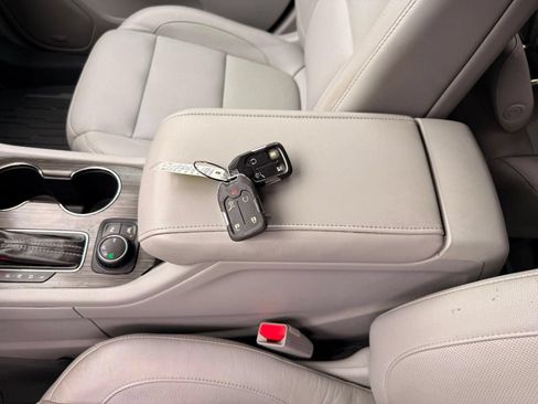 Used 2018 GMC Acadia SLT w/ LPO, Floor Liner Package FWD image 46