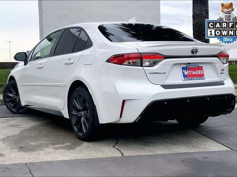 Used 2025 Toyota Corolla SE w/ SE Premium Package image 12