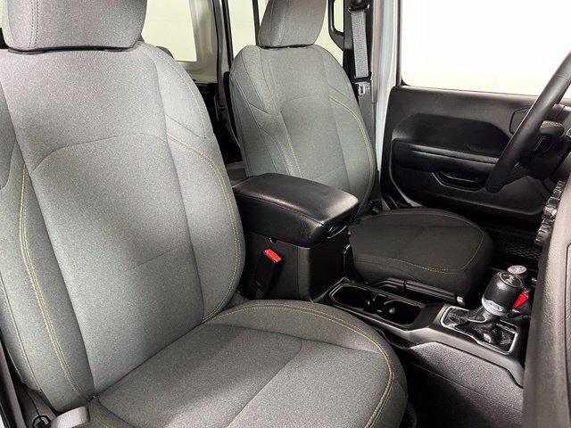Used 2024 Jeep Wrangler Unlimited AWD/4WD image 44