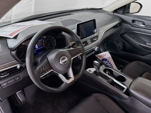 Used 2024 Nissan Altima 2.5 SV FWD image 14