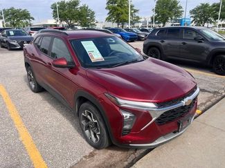 Used 2025 Chevrolet Trax LT w/ LT Convenience Package FWD video 1