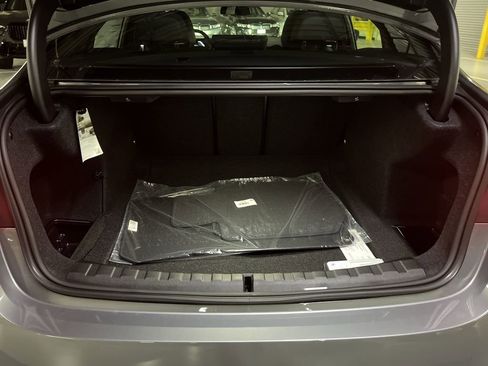 New 2025 BMW 330i xDrive Sedan w/ Convenience Package image 24