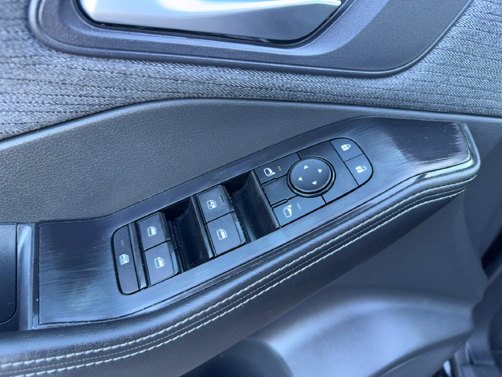 Used 2023 Nissan Rogue SV AWD/4WD image 12