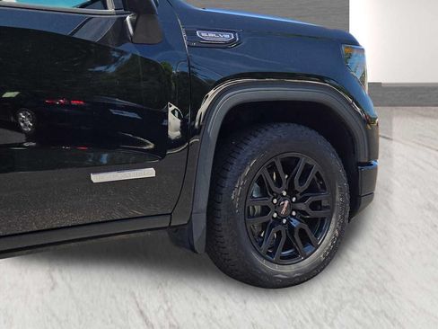 Used 2022 GMC Sierra 1500 Elevation w/ LPO, Elevation Black Package AWD/4WD image 11