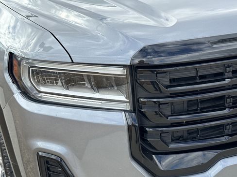 Used 2021 GMC Acadia SLE w/ Driver Convenience Package image 10