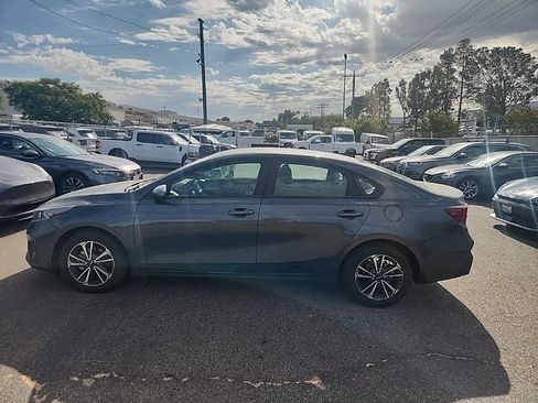 Used 2024 Kia Forte LXS FWD image 9
