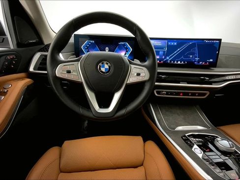 Certified 2024 BMW X7 xDrive40i w/ Executive Package AWD/4WD image 4