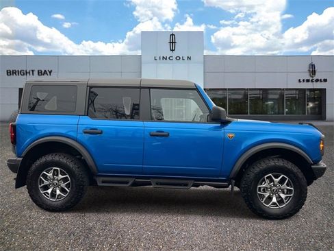 Used 2024 Ford Bronco Badlands image 5