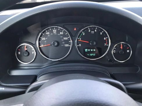 Used 2012 Jeep Liberty Sport AWD/4WD image 16