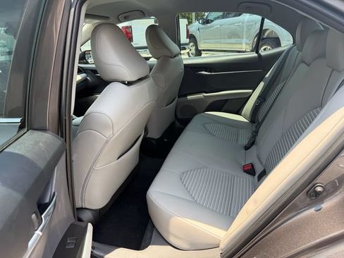 Used 2023 Toyota Camry SE FWD image 13