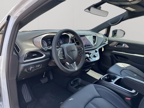 New 2026 Chrysler Voyager LX FWD image 61