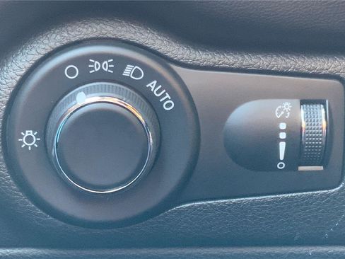 Used 2024 Dodge Durango GT AWD/4WD image 17