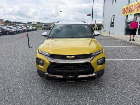 Used 2023 Chevrolet TrailBlazer ACTIV w/ Sun and Liftgate Package FWD image 3