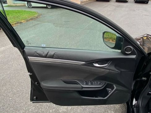 Used 2018 Honda Civic EX image 9