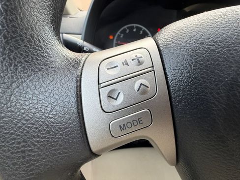 Used 2012 Toyota Corolla LE FWD image 21
