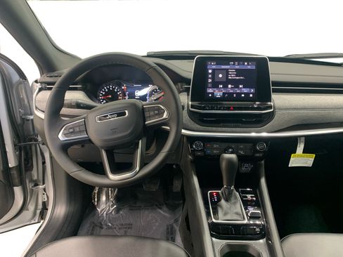 New 2026 Jeep Compass Latitude AWD/4WD image 19