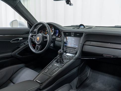Certified 2018 Porsche 911 GT3 RWD image 24