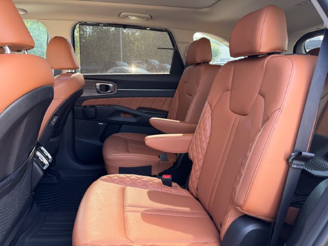 Certified 2023 Kia Sorento SX Prestige AWD/4WD image 24