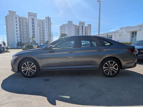 Certified 2025 Volkswagen Jetta Sport FWD image 6