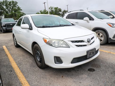 Used 2013 Toyota Corolla L FWD image 5