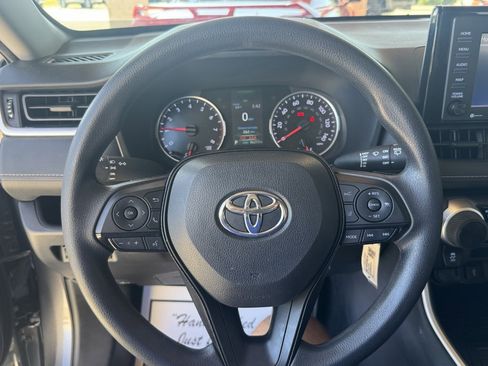 Used 2021 Toyota RAV4 LE image 21