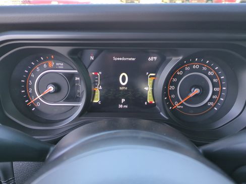 New 2025 Jeep Gladiator Mojave w/ Convenience Group image 10