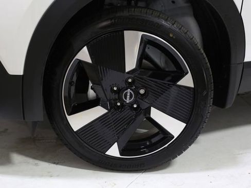 New 2026 Nissan Kicks SR image 2