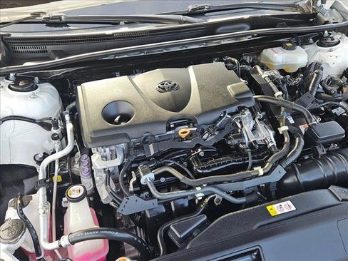 Used 2020 Toyota Camry LE image 27