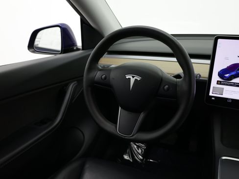 Used 2021 Tesla Model Y 2WD image 28